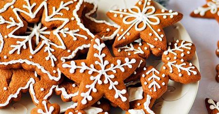 Pierniczki z melasą i lukrem