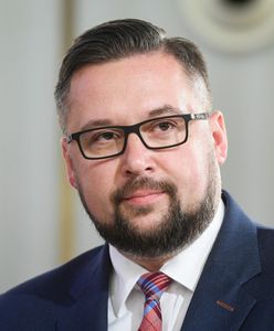 Poseł "spróbujcie utrzymać się za 9 tys. zł" tłumaczy się. Polityk miał coś innego na myśli...