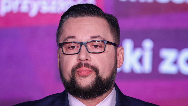 Poseł SLD narzeka na NISKIE ZAROBKI! "Proponuję spróbować utrzymać się w Warszawie za 6,5 tysiąca złotych na rękę"