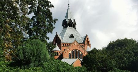 Zachód z chmurami, wschód w słońcu