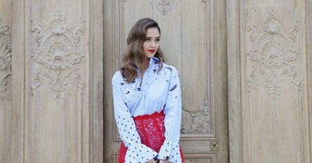 LOOK OF THE DAY: Jessica Alba w kontrastach Valentino