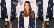 LOOK OF THE DAY: Jessica Alba pokazuje, jak nosić białą sukienkę