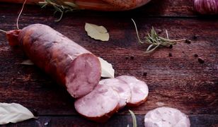 Domowa pieczona kiełbasa. Lepsza od sklepowych wyrobów