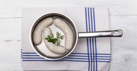 Biała kiełbasa zapiekana
