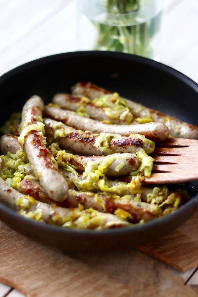 Biała kiełbasa w porach. Nie tylko na Wielkanoc
