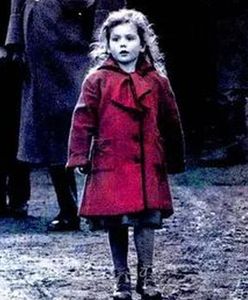 "Dziewczynka w czerwonym płaszczyku". Nadzieja w świecie ogarniętym szaleństwem
