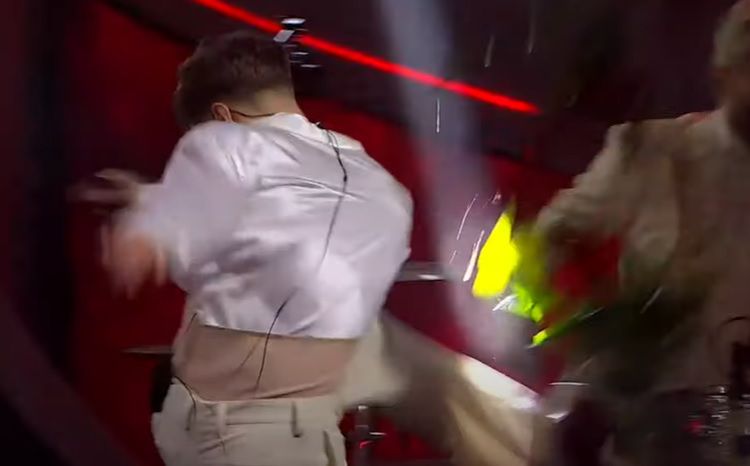 Blanco demoluje scenę w San Remo