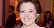Marta Kielczyk postawiła na różowy garnitur i brokatowe szpilki. Mogło być kiczowato, a wyszło bardzo stylowo [zdjęcia]