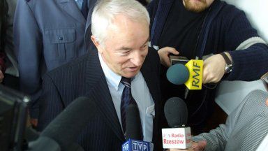 Były komendant policji gen. Antoni Kowalczyk na chwilę przed przesłuchaniem w Prokuraturze Okręgowej w Rzeszowie