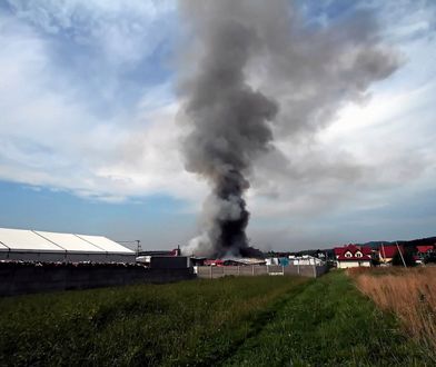 Kielce. Pożar w hali produkcyjnej znicze