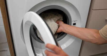 Twoja pralka też potrafi wysuszyć ubranie. Każda ma tę praktyczną funkcję
