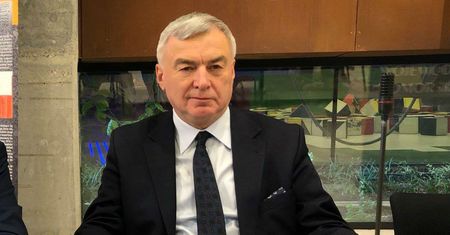 Polityk PiS miał dać pracę działaczowi. Łączy ich niespłacony kredyt na studio nagrań