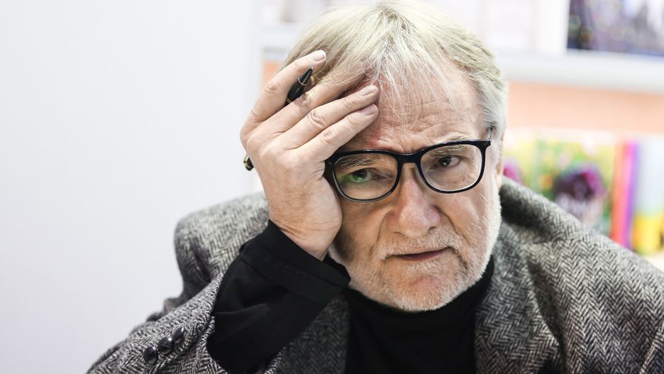 Jerzy Pilch wylądował na wózku inwalidzkim. Życie nie jest dla niego łatwe