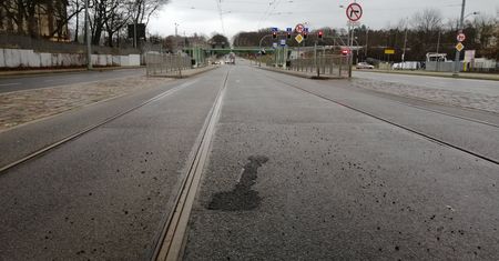 Najsłynniejsza łopata w Polsce. Dziura już załatana
