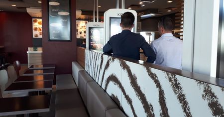 Wielkanoc w McDonald's. Big Mac zamiast żurku, lody zamiast makowca