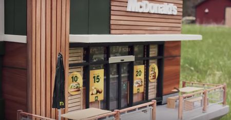 McDonald's otwiera najmniejszą restaurację na świecie. Dla pszczół