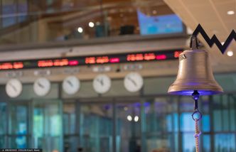 Giełda na minusie, a kursy walut wyznaczają nowe szczyty. Rząd nie uspokoił inwestorów