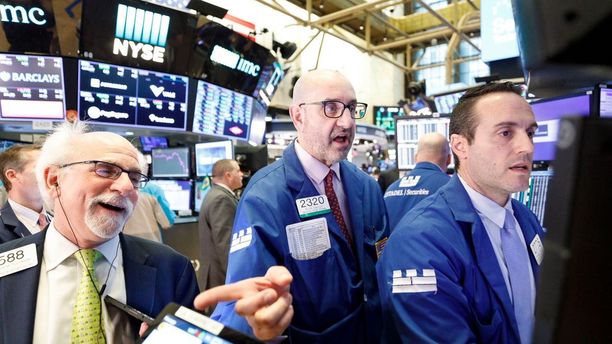 Na giełdach w ostatnich godzinach dużo się dzieje.