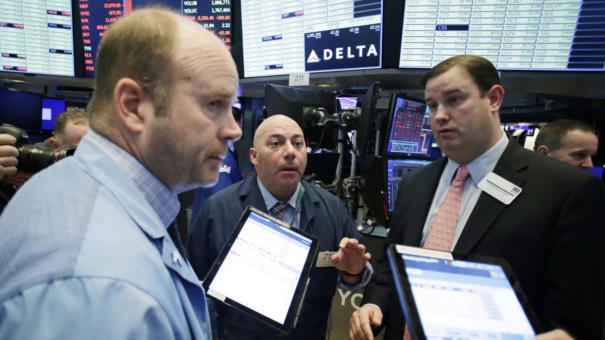 Giełdy na starcie piątkowej sesji idą w górę.