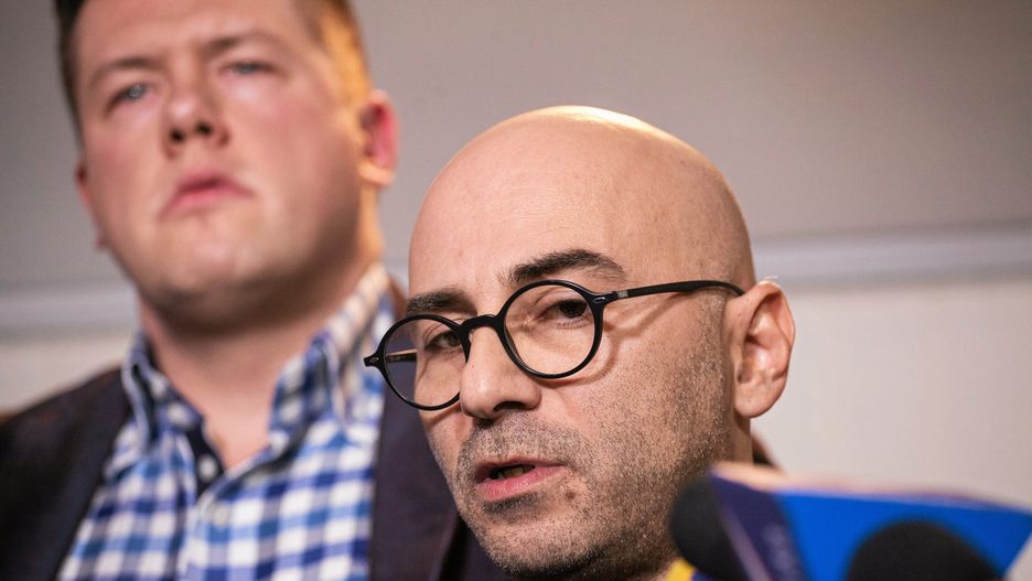 Radomir Szumelda podczas konferencji prasowej ws. wycieku faktur Mateusza Kijowskiego