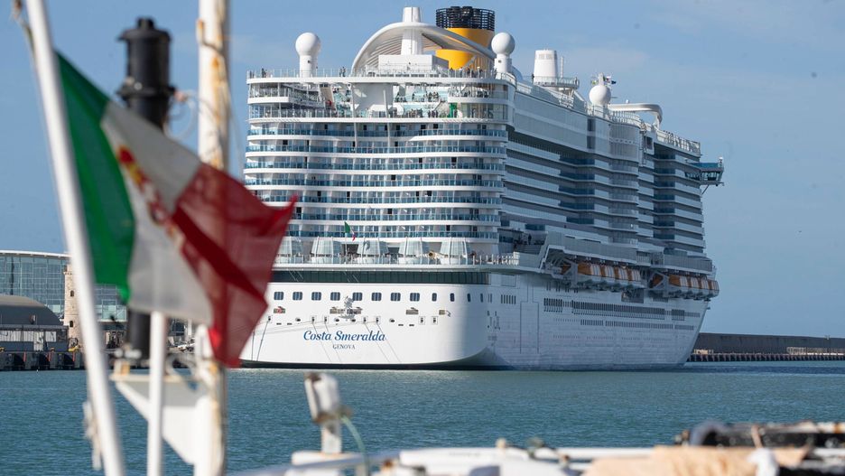 Koronawirus z Chin. 6 tysięcy pasażerów uwięziono na wycieczkowcu z powodu podejrzenia zarażeniem dwóch turystów z Chin