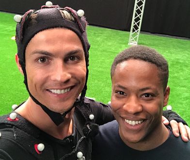 Promuje Coca-Colę i jest kumplem Cristiano Ronaldo. Nawet nie jest prawdziwy