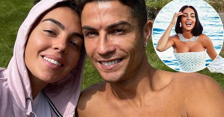 Georgina Rodriguez pozuje w zjawiskowej sukni ślubnej. Fani ruszyli ze spekulacjami – już po ślubie czy przymiarka?