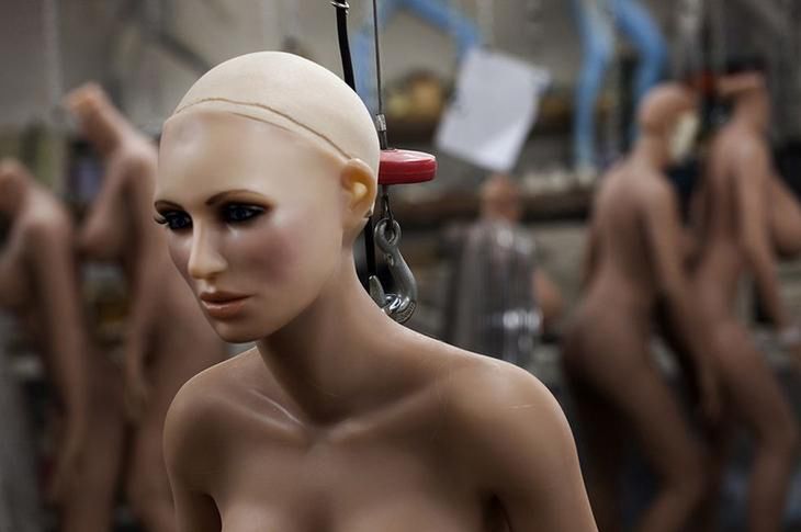 Seks-roboty z funkcją gwałtu. Kobieca przyszłość maluje się w mrocznych barwach