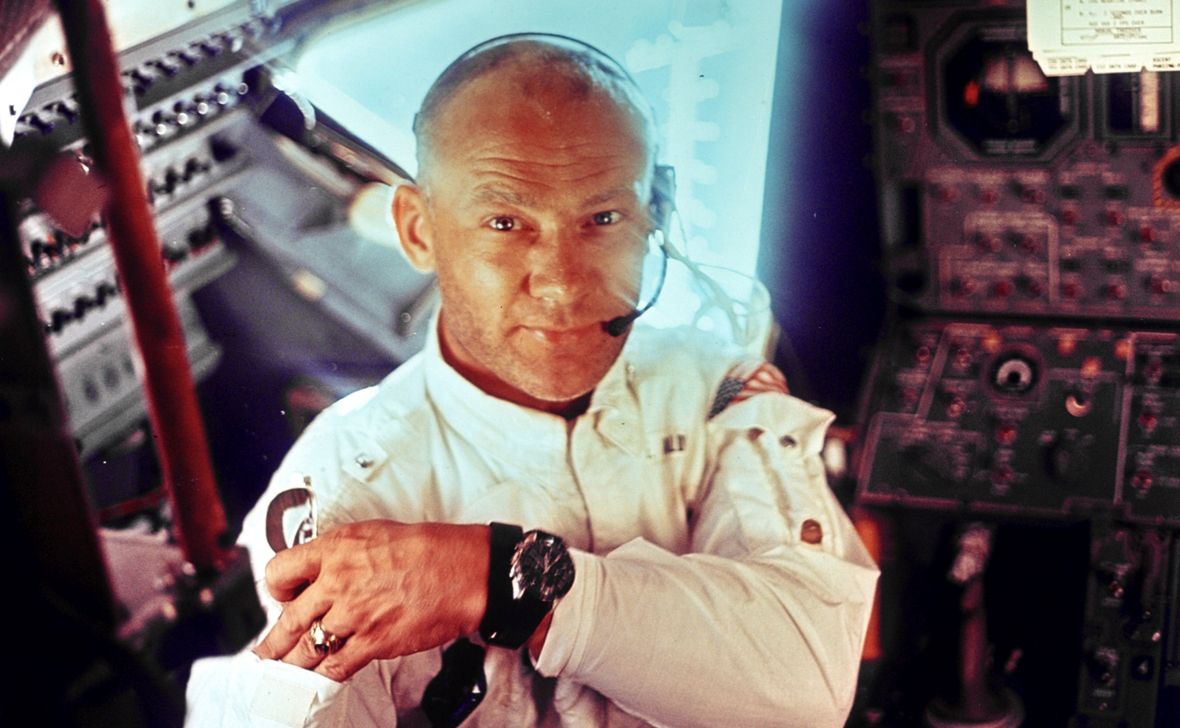 Buzz Aldrin w kokpicie lądownika Apollo 11, Orła, przed lądowaniem na Księżycu 