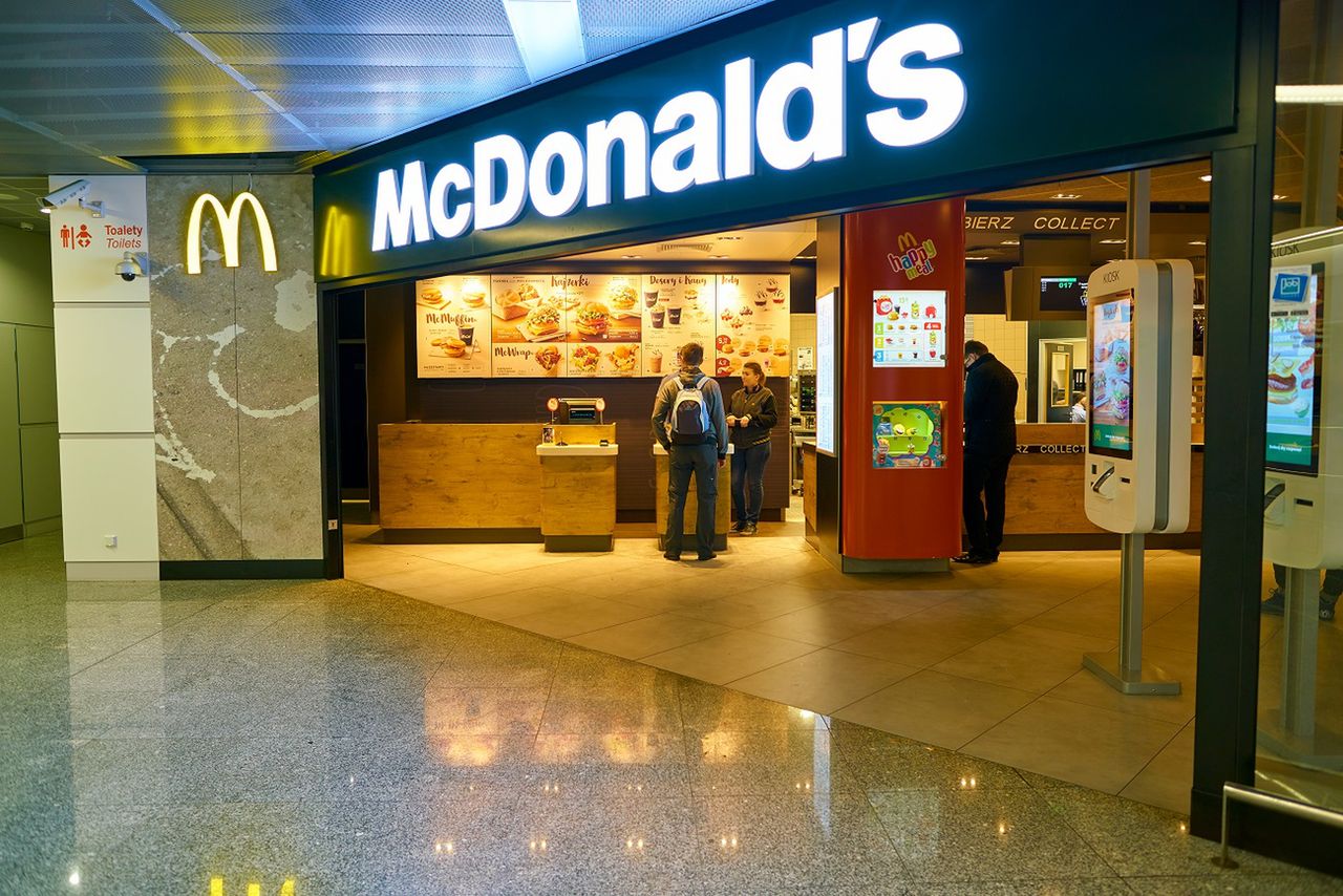 Koronawirus w Polsce. McDonald's przygotowuje się na spadek liczby klientów