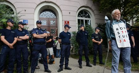 Reakcja przewodniczącego KRS po proteście Obywateli RP. "Zamówiliśmy dodatkową ochronę"