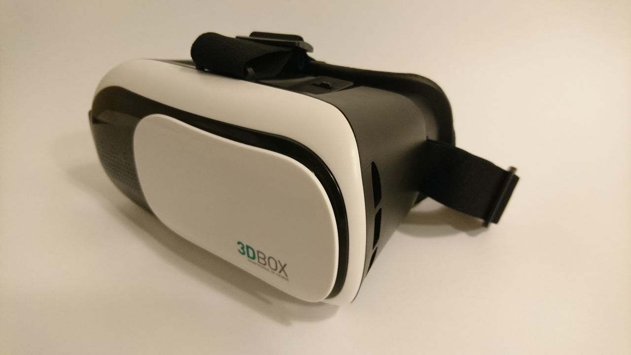 Te gogle VR kosztują tylko 30 zł. I wbrew pozorom mają sens
