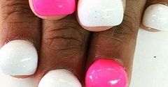 Bubble nails czyli dziwaczna moda, która opanowała internet