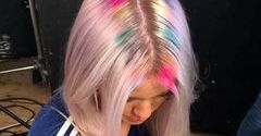 Lottie Tomlinson u fryzjera, czyli tęczowe włosy w nowej odsłonie