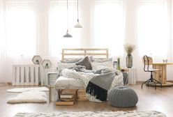 Łóżko z palet - skandynawska prostota w sypialni