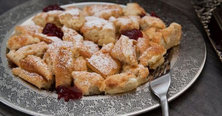 Kaiserschmarrn - omlet cesarski z konfiturą