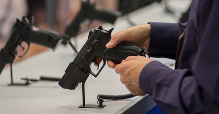 MSWiA planuje utrudnić dostęp do broni. Ucierpią zwłaszcza muzea i kolekcjonerzy