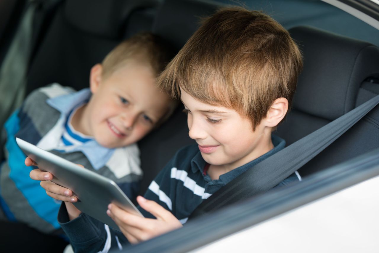 Smartfon i tablet dla dziecka w wieku szkolnym. Który wybrać?
