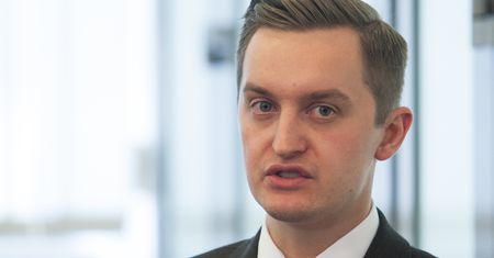 Sąd wstrzymał wykonanie decyzji komisji reprywatyzacyjnej. Kaleta oburzony