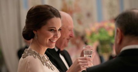 Ciężarna Kate zachwyca na balu na norweskim dworze królewskim. Zadała szyku