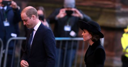 Księżna Kate odświeża płaszcz marki Alexander McQueen