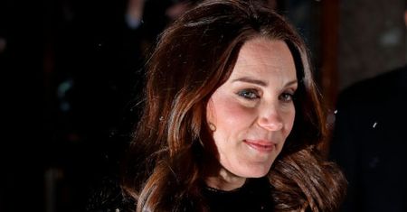 Księżna Kate cała w kwiatach. Jej ciążowy brzuszek jest już bardzo duży