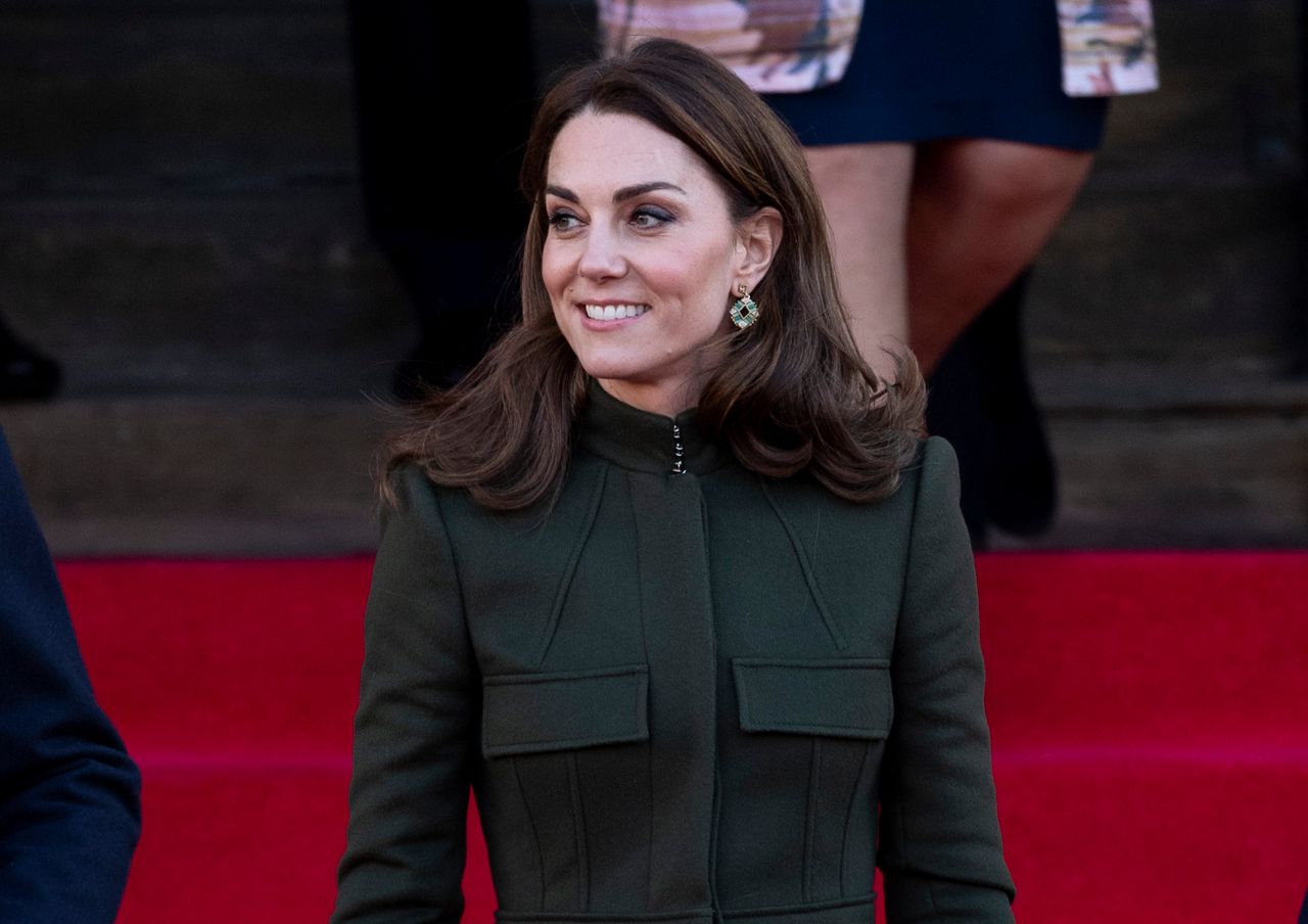 Kate Middleton lubi ponadczasowe stroje. Kiedy nie wie, w co się ubrać, sięga po ten wzór