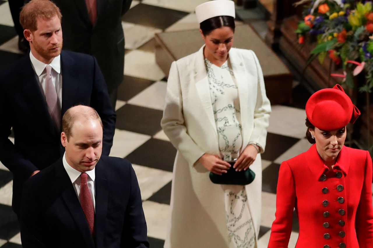 Kate i William opóźniają wakacje. "Nie chcą spotkać Meghan i Harry'ego"