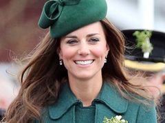 Kate Middleton w zielonym kostiumie