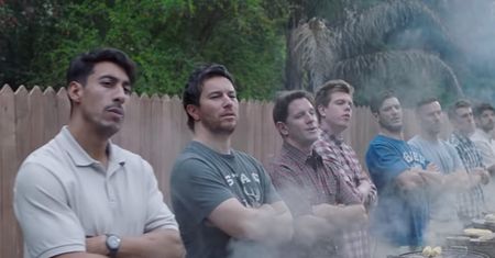 "Toksyczna męskość" Gillette. Kobiety udostępniają, mężczyźni się oburzają