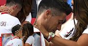 Anna Lewandowska pociesza słodkim pocałunkiem zdruzgotanego Roberta Lewandowskiego! Tylko ona wie, jak cierpiał Polski orzeł!