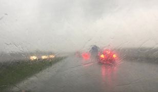Potężne nawałnice w wielu regionach. Ściana deszczu, straż w akcji