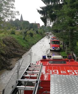 Burzowa noc. Zalane piwnice, zerwane linie energetyczne