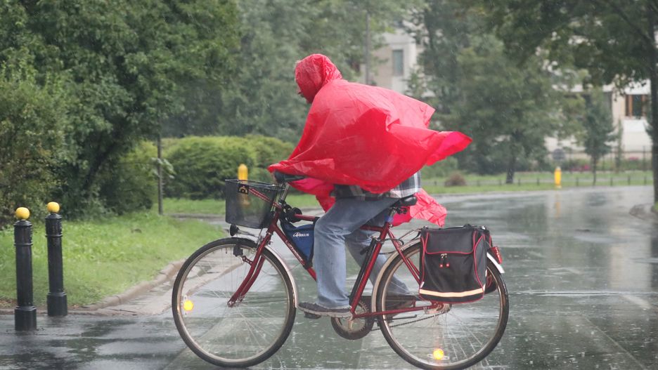 Parasole i peleryny jeszcze nam się przydadzą